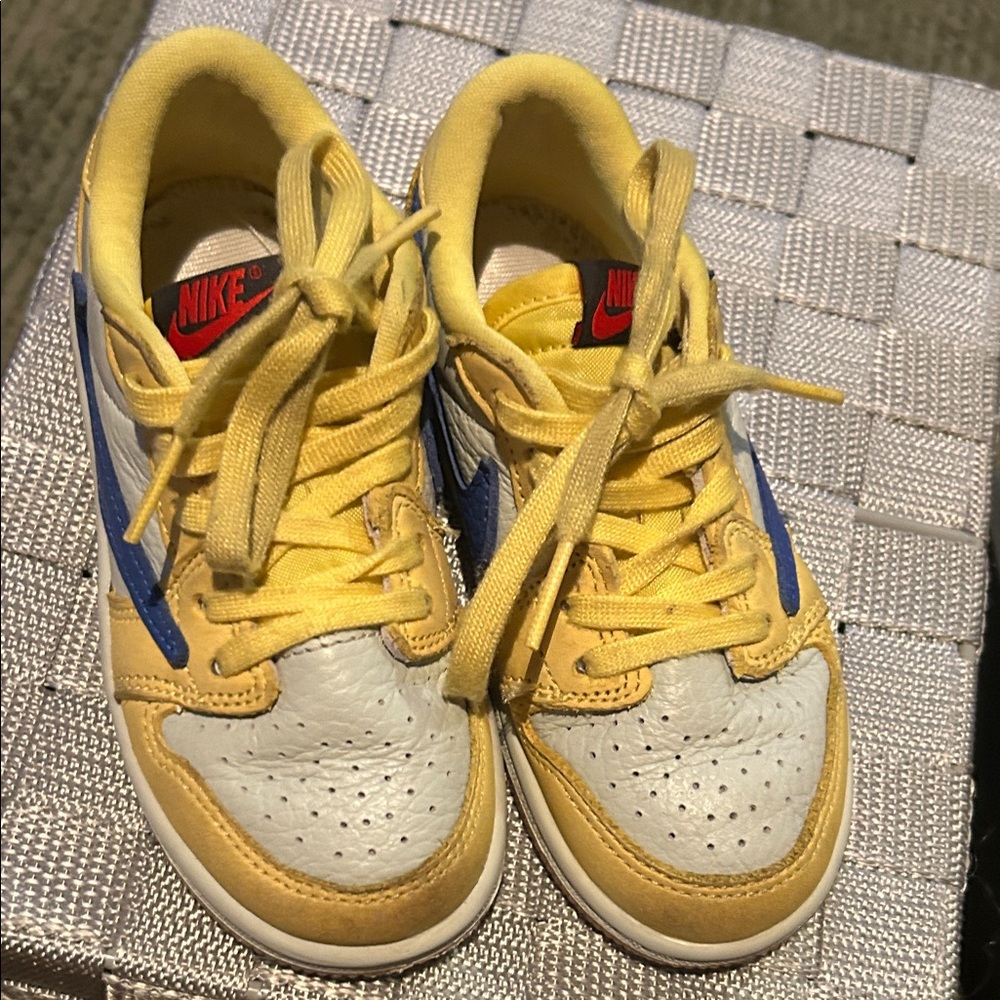 Travis Scott Nike Kids Sneakers in Yellow and Blue